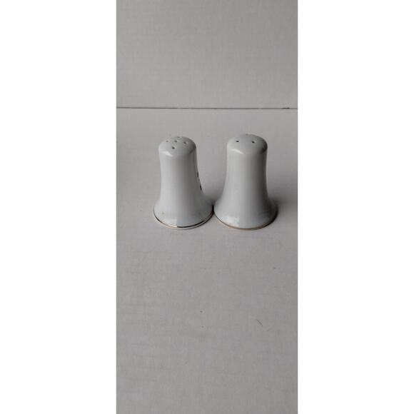 Vtg Christmas Cardinals By Lefton Salt & Pepper Shakers Holly Berries Japan - Picture 4 of 5